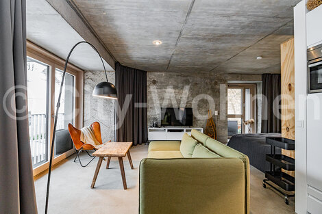 furnished apartement for rent in Hamburg Ottensen/Friedensallee. living & dining