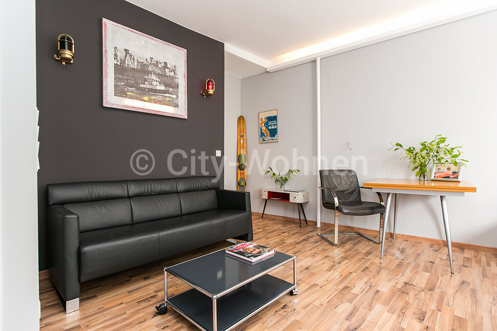 furnished apartement for rent in Hamburg Uhlenhorst/Schwanenwik.  living & sleeping