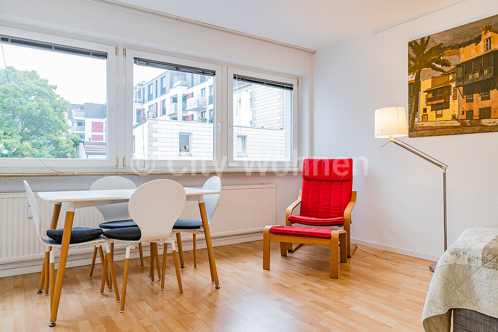 furnished apartement for rent in Hamburg St. Georg/Lange Reihe.  living & dining
