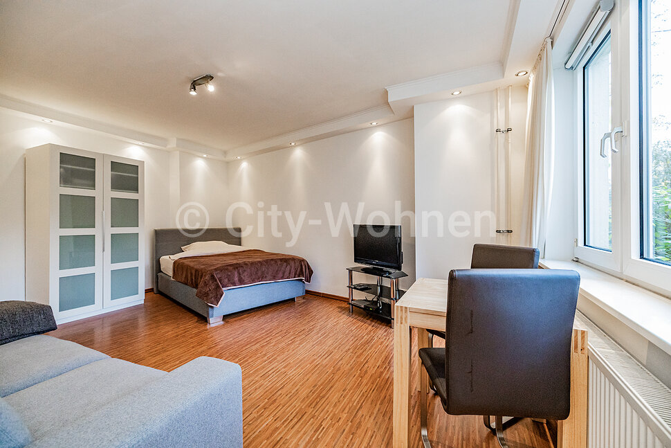furnished apartement for rent in Hamburg Eimsbüttel/Eidelstedter Weg.  living & dining