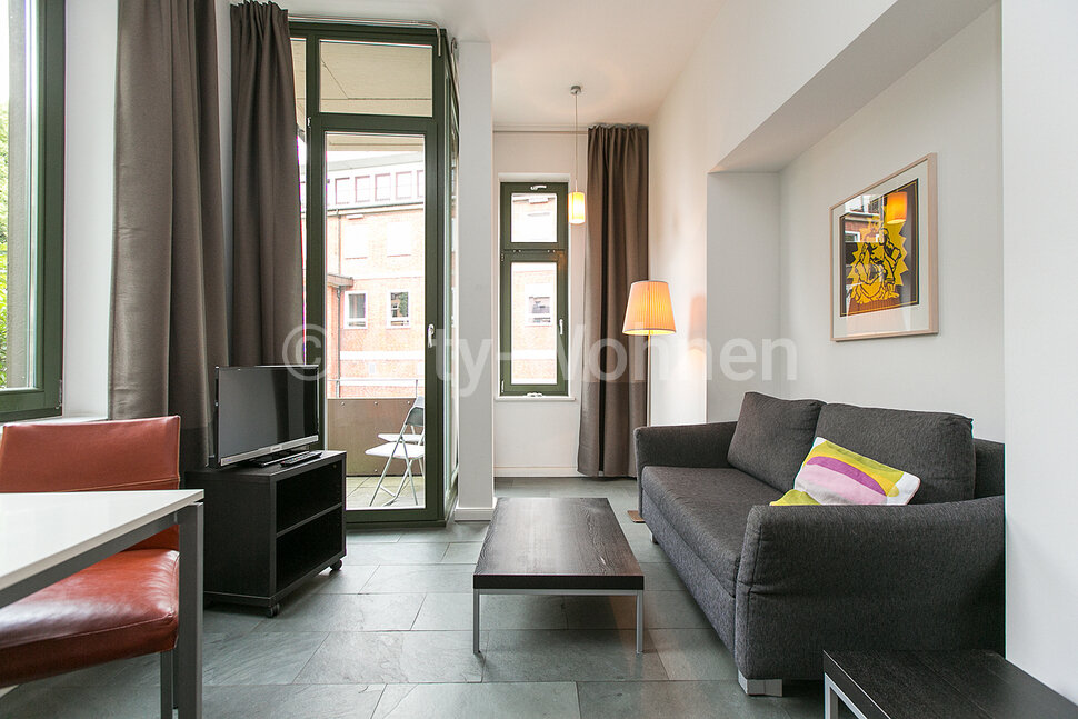 furnished apartement for rent in Hamburg Ottensen/Am Felde.  living & dining