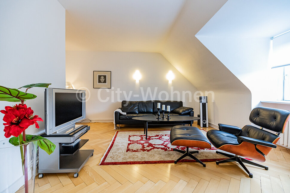 furnished apartement for rent in Hamburg Harvestehude/Brahmsallee.  living & dining