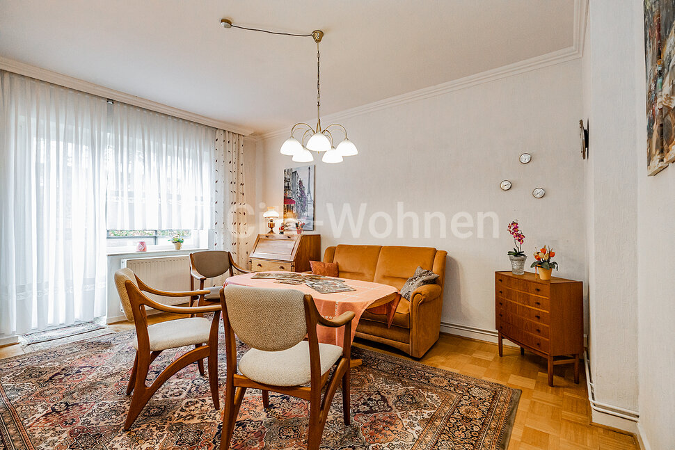 moeblierte Wohnung mieten in Hamburg Barmbek/Lohkoppelstraße.  Wohnzimmer