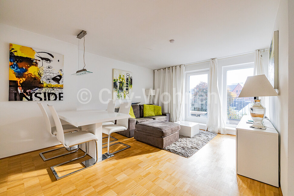 furnished apartement for rent in Hamburg St. Georg/Lange Reihe.  living room