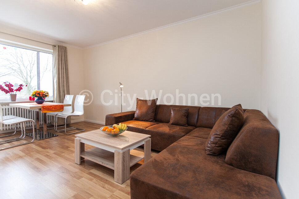 moeblierte Wohnung mieten in Hamburg Wandsbek/Hinschenfelder Straße.  Wohnzimmer
