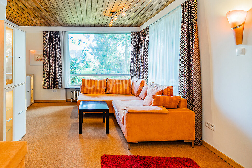 Furnished 1.5 room apartment with terrace in green, quiet location in