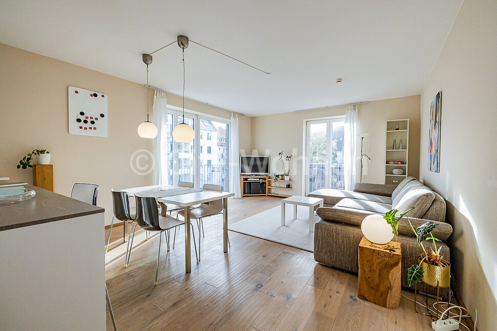 moeblierte Wohnung mieten in Hamburg Altona/Max-Brauer-Allee.  Wohnen & Essen