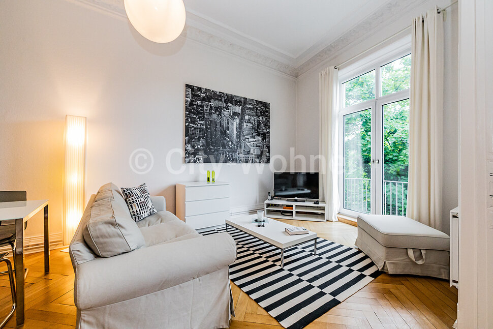 furnished apartement for rent in Hamburg Rotherbaum/Rothenbaumchaussee. living & dining