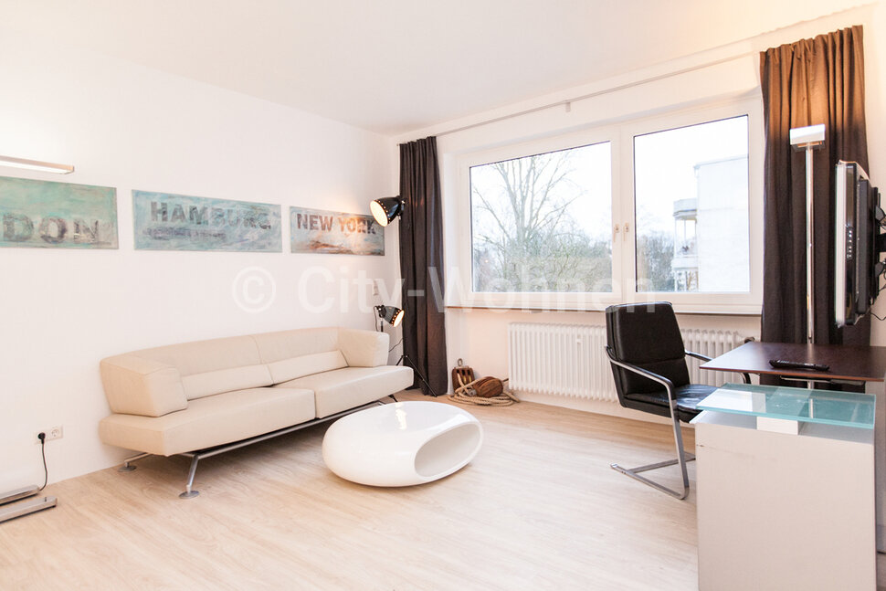 moeblierte Wohnung mieten in Hamburg Uhlenhorst/Schwanenwik.  Wohnzimmer