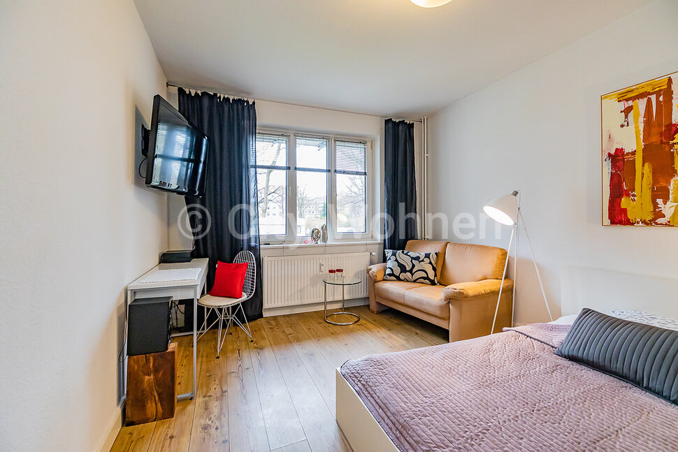 furnished apartement for rent in Hamburg Barmbek/Biedermannplatz.  living & sleeping