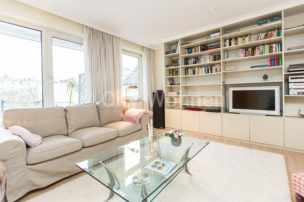 moeblierte Wohnung mieten in Hamburg Winterhude/Dorotheenstraße. Wohnzimmer