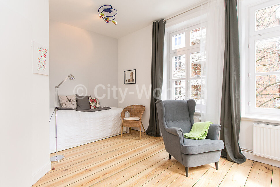 Sunny and furnished apartment right in the center of Hamburg City