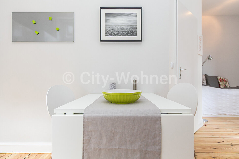 Sunny and furnished apartment right in the center of Hamburg City