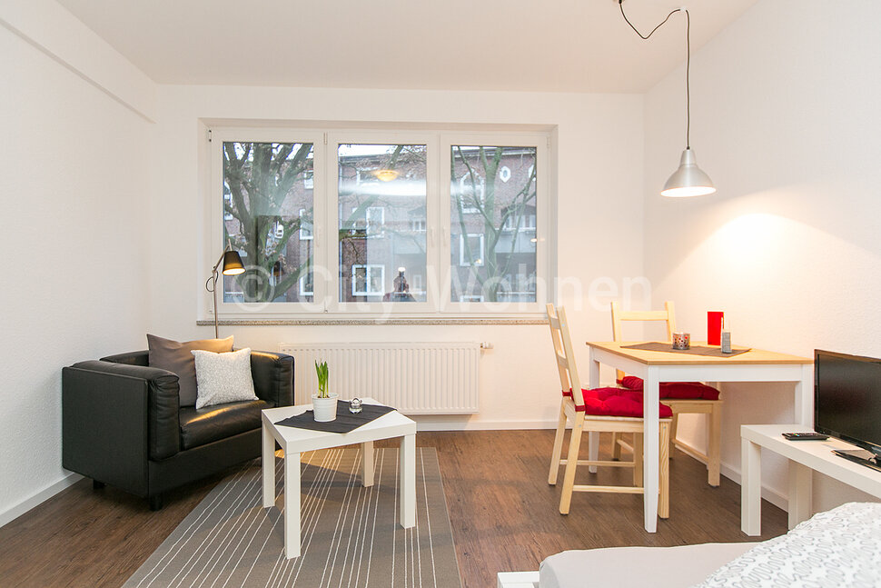 Comfortably furnished single apartment in quiet, green location in