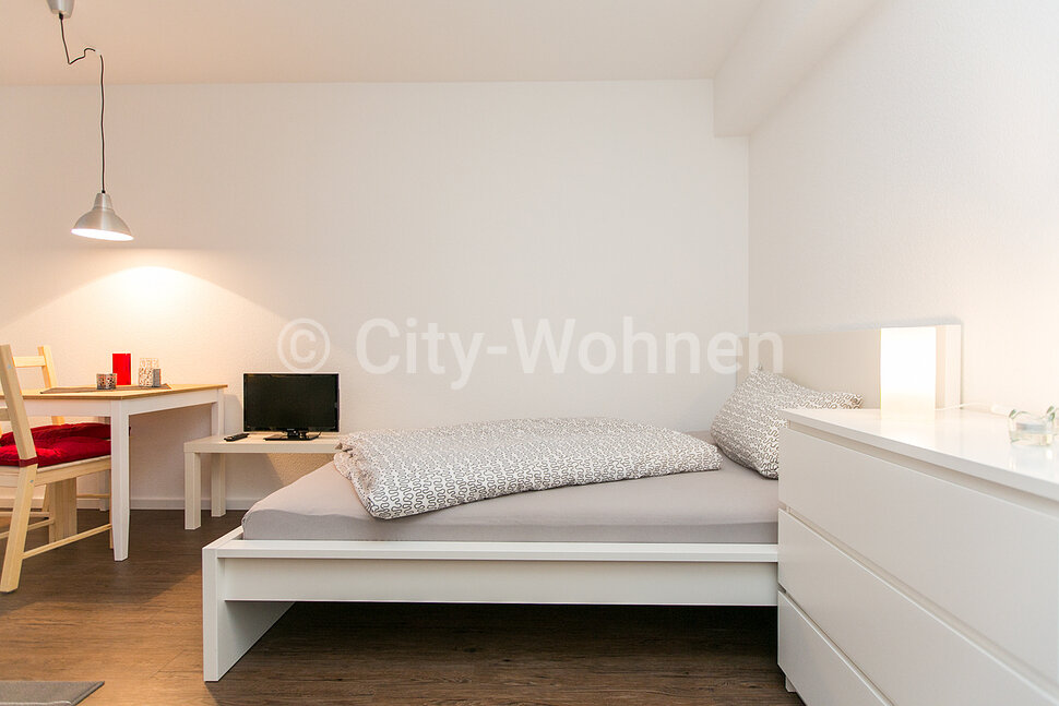 Comfortably furnished single apartment in quiet, green location in