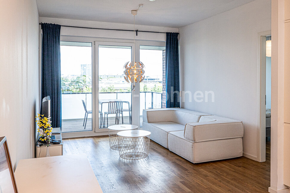 furnished apartement for rent in Hamburg Hafencity/Yokohamastraße.  living & dining