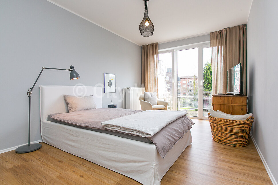 furnished apartement for rent in Hamburg Bahrenfeld/Langbehnstraße.  living & sleeping
