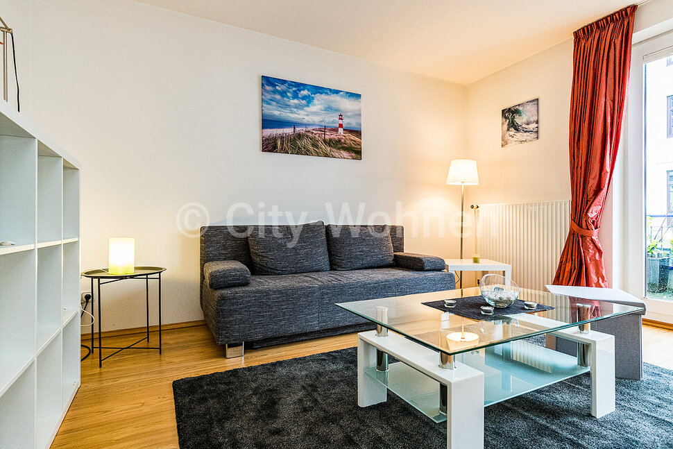 moeblierte Wohnung mieten in Hamburg Uhlenhorst/Kanalstraße.  Wohnzimmer