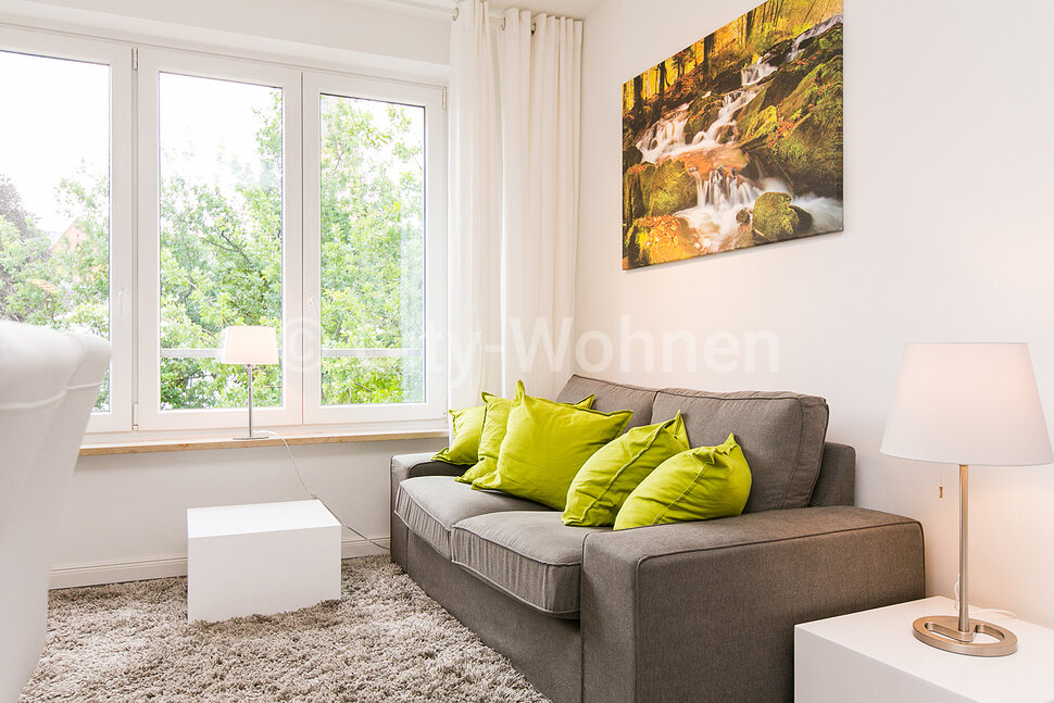 furnished apartement for rent in Hamburg St. Georg/Lange Reihe.  living & dining
