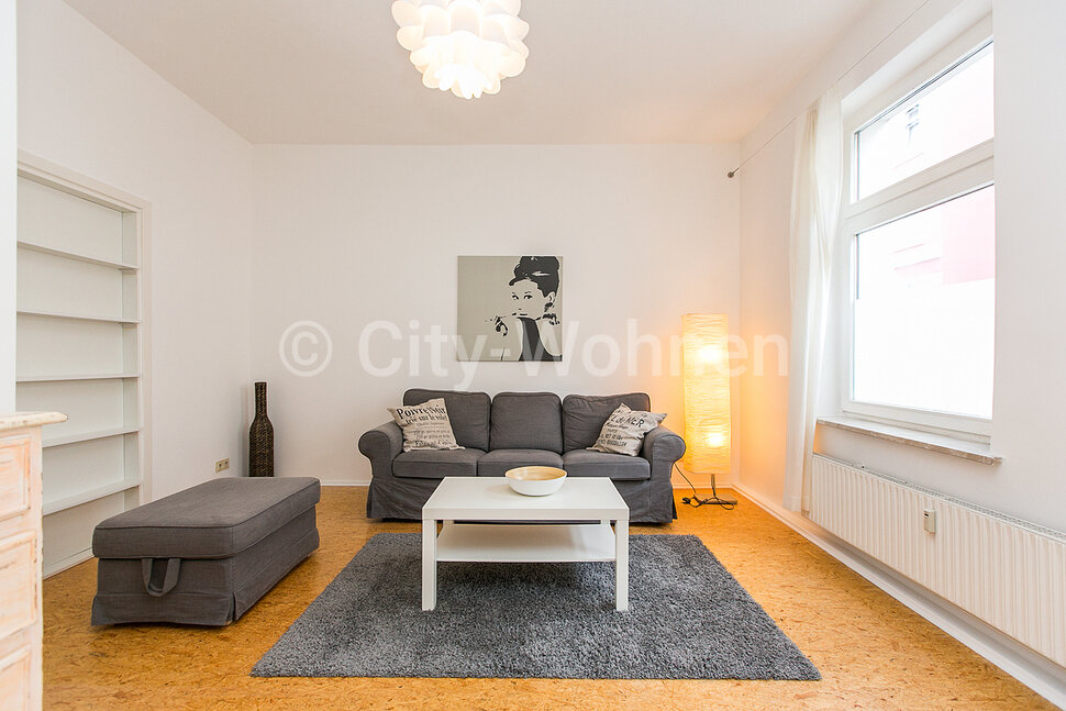 moeblierte Wohnung mieten in Hamburg Harburg/Eddelbüttelstraße.  Wohnzimmer