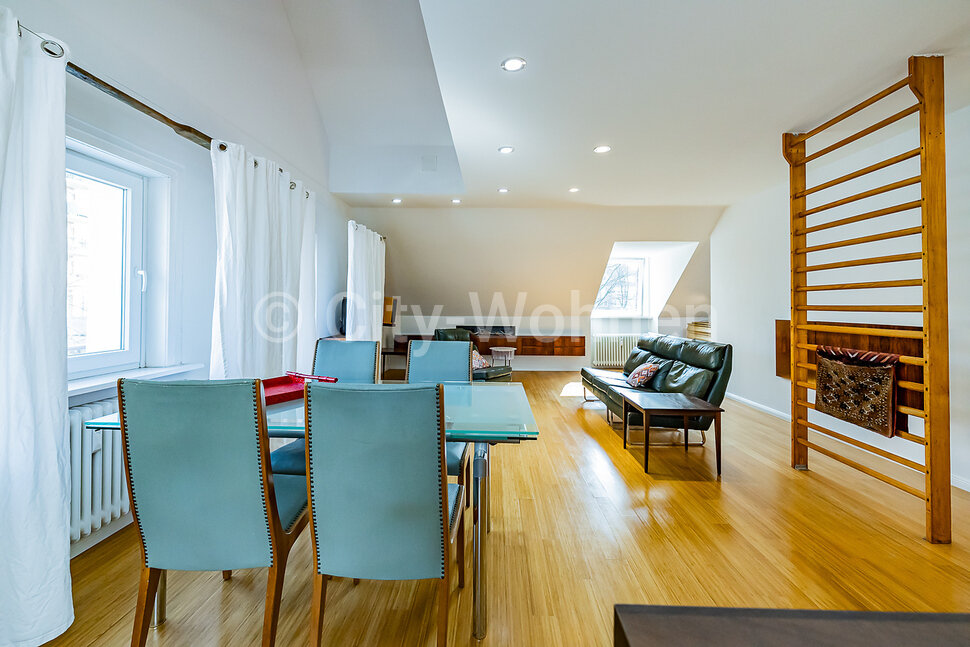 furnished apartement for rent in Hamburg Rissen/Wedeler Landstraße. living & dining