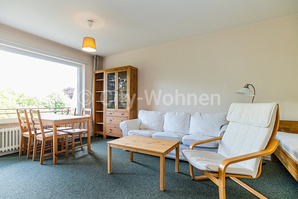 Bright furnished apartment with southeast balcony in HamburgWandsbek