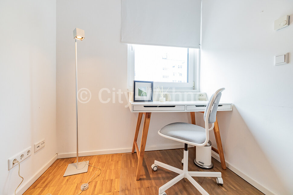 Schöne, möblierte Maisonettewohnung mit Balkon über 2 Etagen in Hamburg-Altona - Foto 3