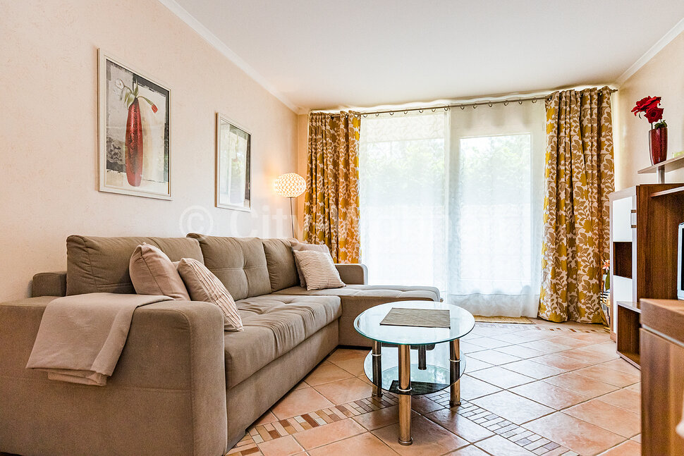 furnished apartement for rent in Hamburg Blankenese/Heydornweg.  living room