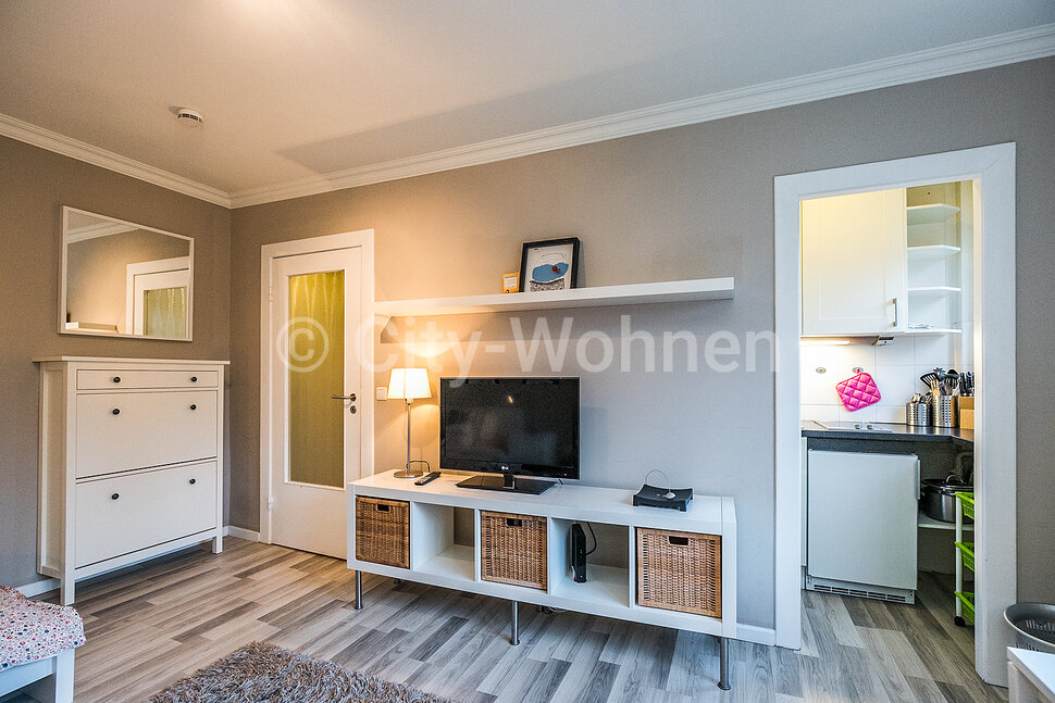 Curated visual reference: Luxury Apartment Living With A Community Garden Reference: Comfortable 1 Room Apartment With Community Garden In Hamburg