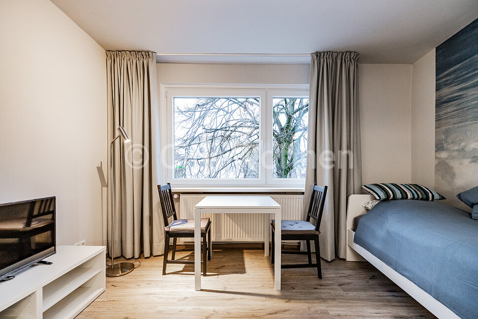 furnished apartement for rent in Hamburg Stellingen/Kieler Straße. living & dining