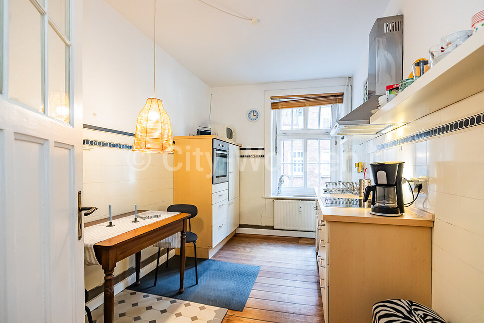 Mit Blick auf den Michel tolle Altbauwohnung in zentraler Lage in