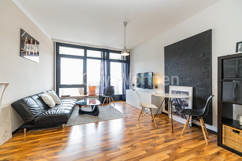 furnished apartement for rent in Hamburg Hohenfelde/Lübecker Straße.  living & dining