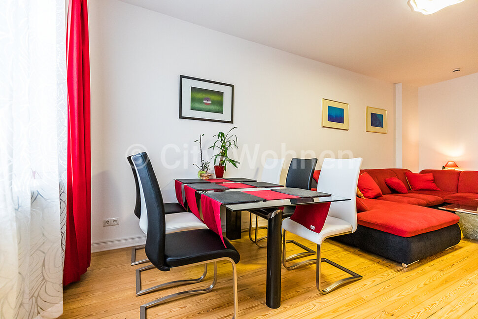 furnished apartement for rent in Hamburg Barmbek/Fuhlsbüttler Straße.  living room
