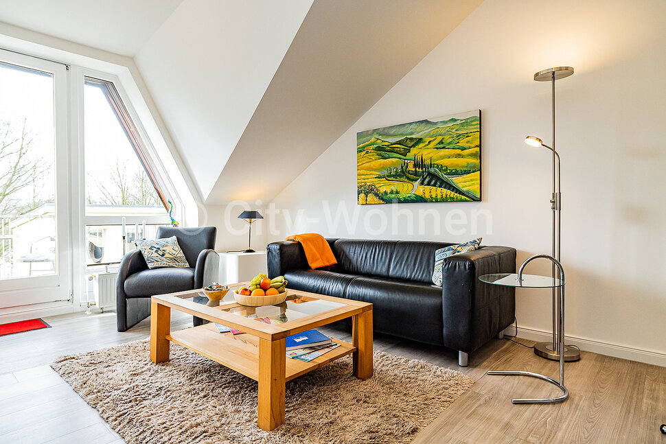 furnished apartement for rent in Hamburg Bahrenfeld/Bahrenfelder Kirchenweg.  living & dining