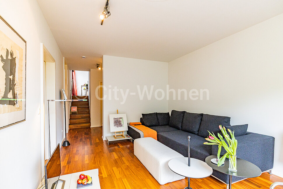 moeblierte Wohnung mieten in Hamburg Hummelsbüttel/Reinckeweg. Wohnzimmer