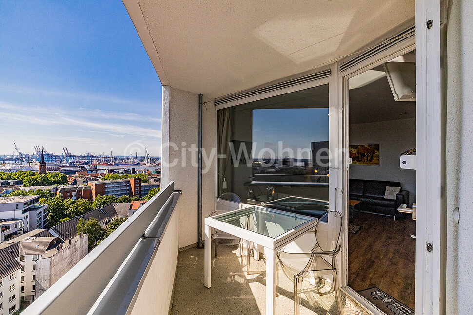furnished apartement for rent in Hamburg St. Pauli/Reeperbahn. balcony