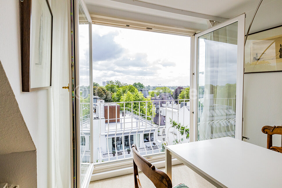 Ausgestattete Wohnung in HamburgPöseldorf, im Dachgeschoss mit Alsterblick CityWohnen