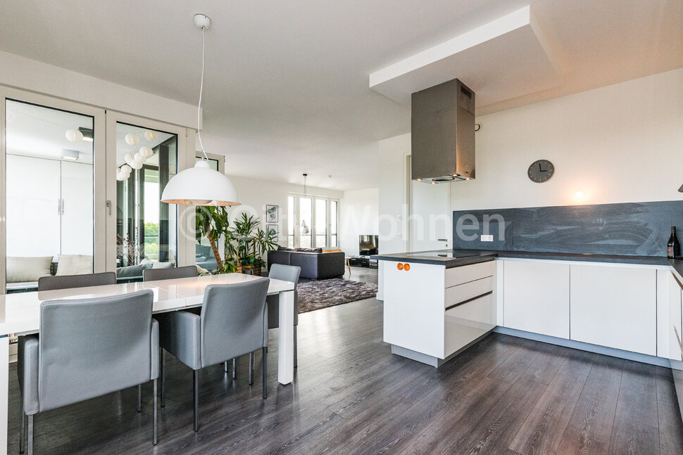 Directly on the waterfront, completely furnished apartment on the