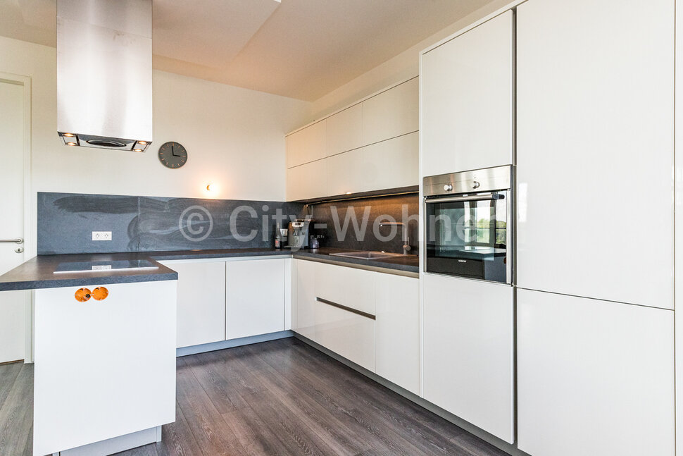 Directly on the waterfront, completely furnished apartment on the