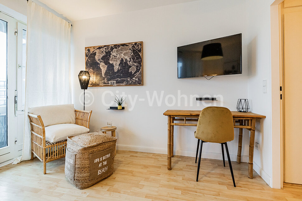furnished apartement for rent in Hamburg Winterhude/Ohlsdorfer Straße.  living & dining