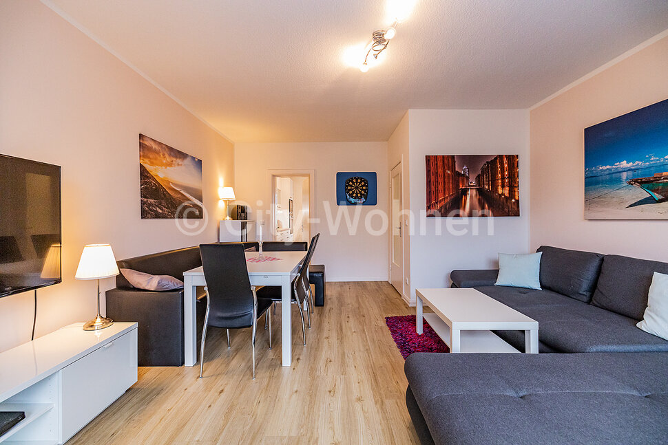 furnished apartement for rent in Hamburg Hohenfelde/Bozenhardweg.  living & dining