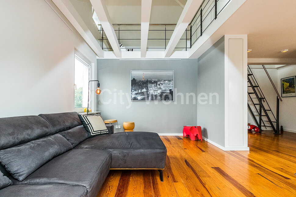 moeblierte Wohnung mieten in Hamburg Hohenfelde/Ifflandstraße. Wohnzimmer