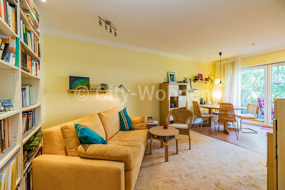 furnished apartement for rent in Hamburg Eimsbüttel/Lindenallee. living & dining