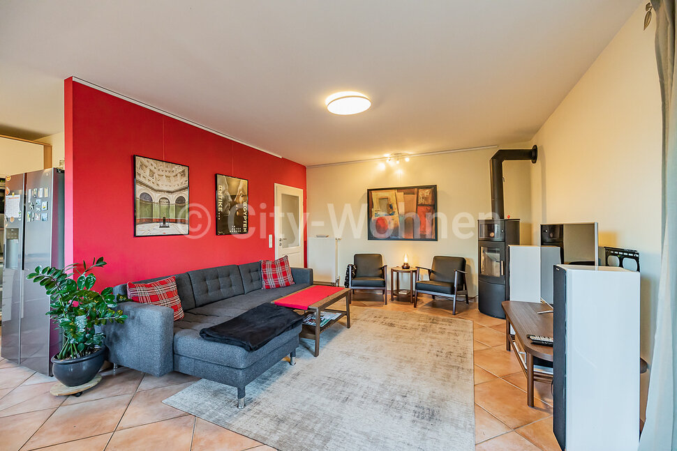 furnished apartement for rent in Hamburg Schenefeld/Bogenstraße.  living & dining