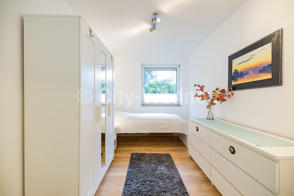 Furnished threebedroom duplex flat in Schenefeld directly on the