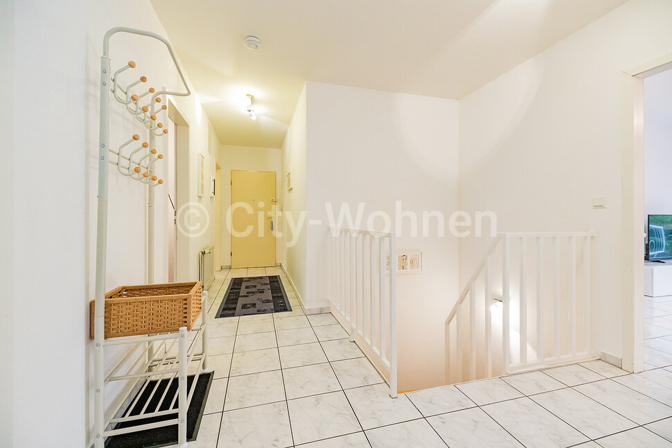 Furnished threebedroom duplex flat in Schenefeld directly on the