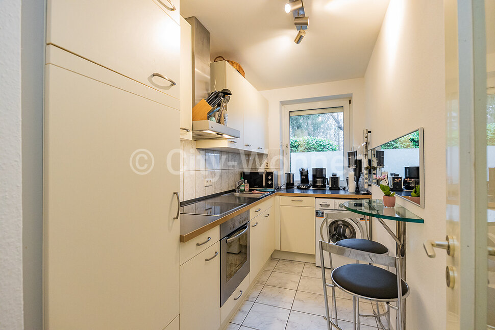 Furnished threebedroom duplex flat in Schenefeld directly on the