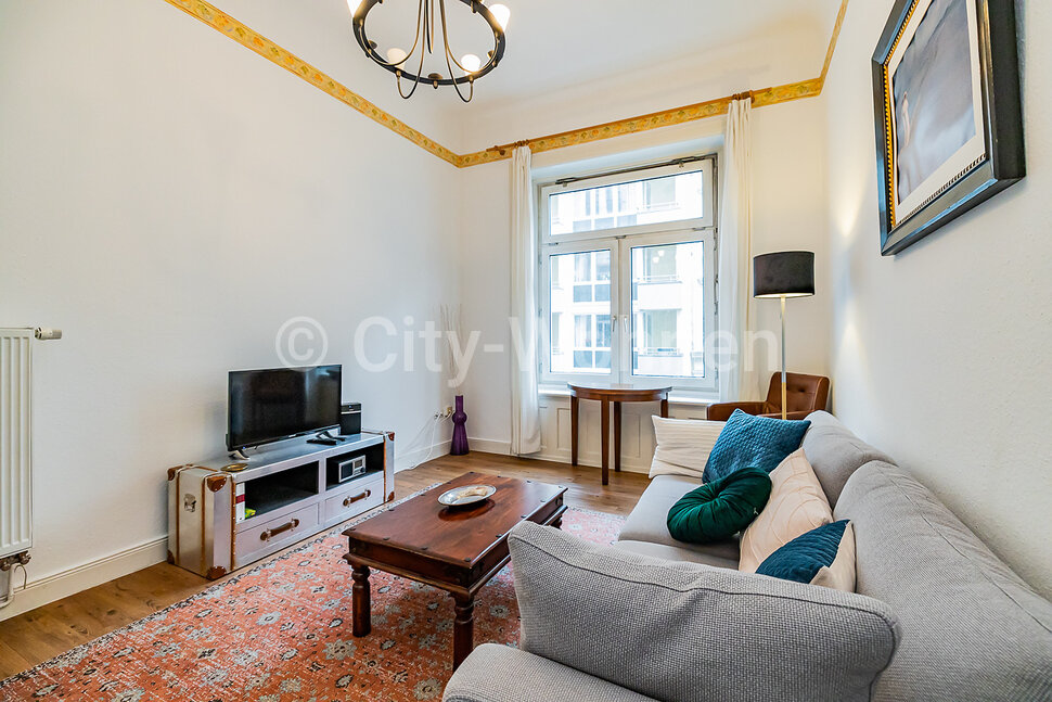 Charming historical apartment, fully furnished, in the middle of