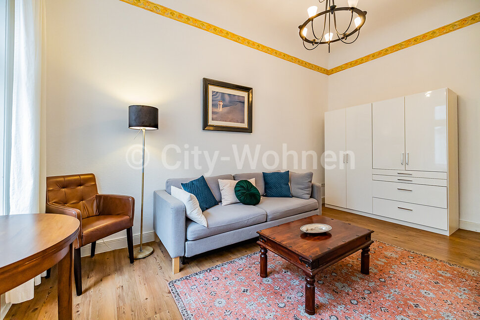 Charming historical apartment, fully furnished, in the middle of