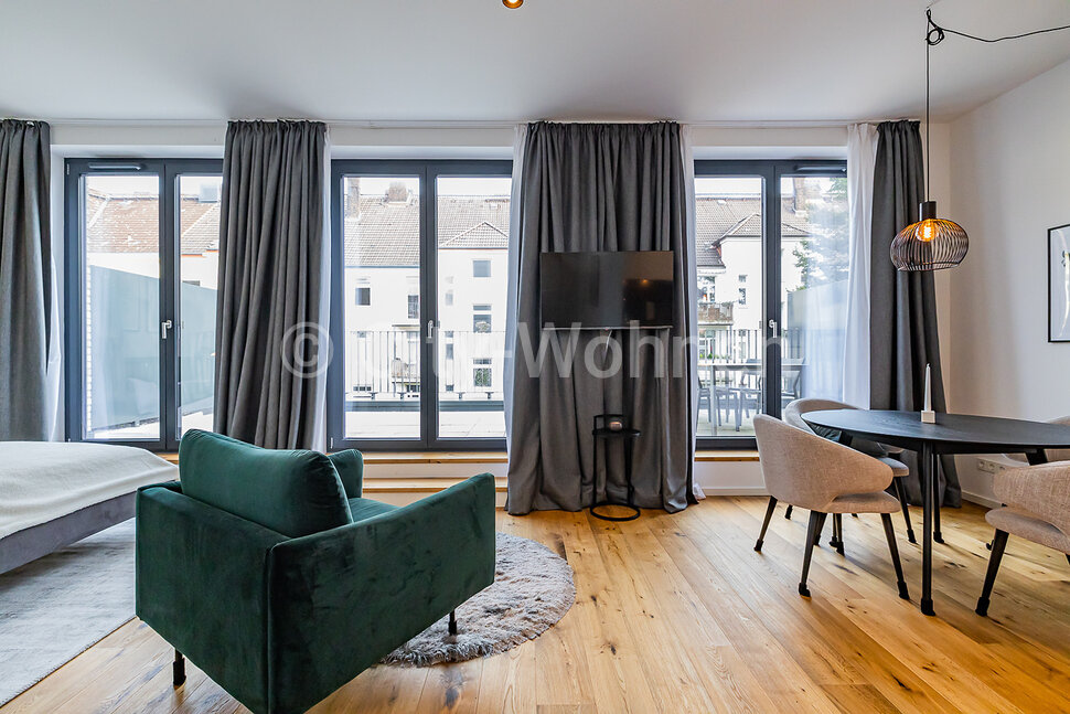 furnished apartement for rent in Hamburg Winterhude/Schenkendorfstraße.  living & sleeping